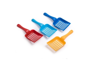 Cat litter scoop with a large grate